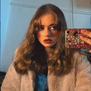 Meet your Posher, Vivian